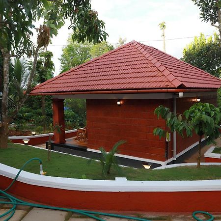 Miracle Holidays Mananthavady Bagian luar foto