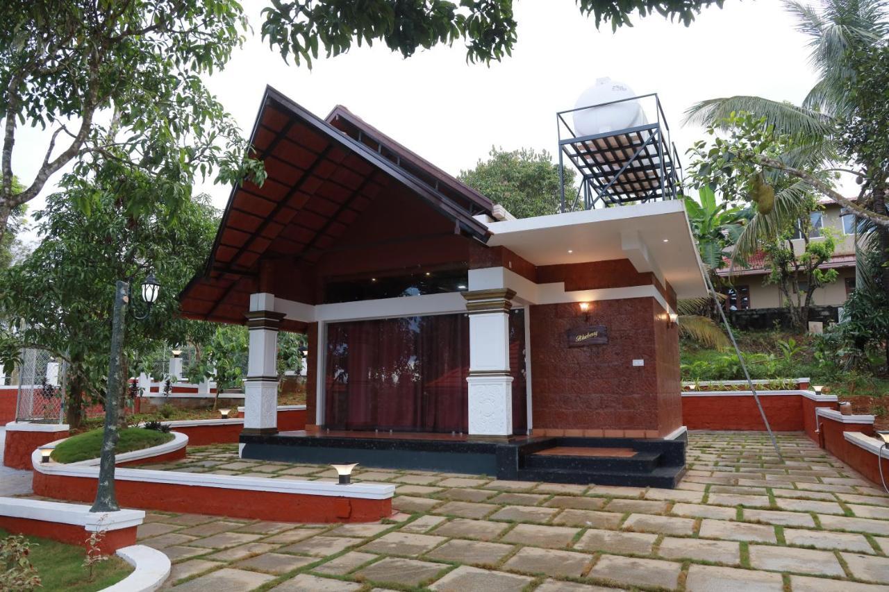 Miracle Holidays Mananthavady Bagian luar foto